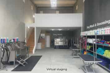 Light industrial unit in a key location