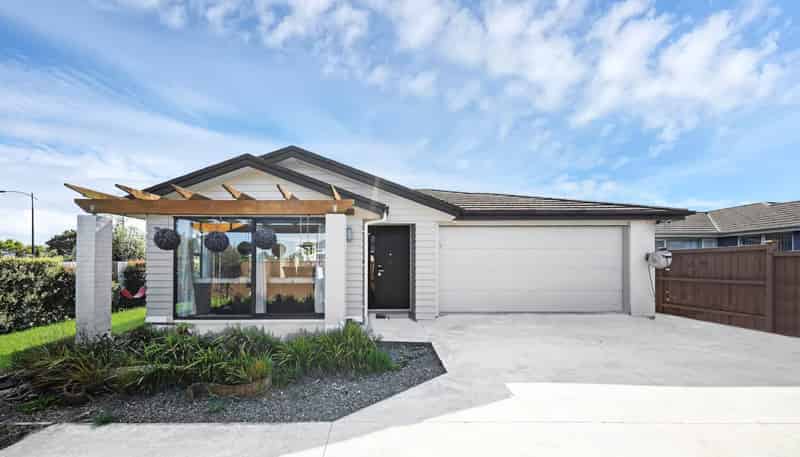 12 Biplane Street, Takanini