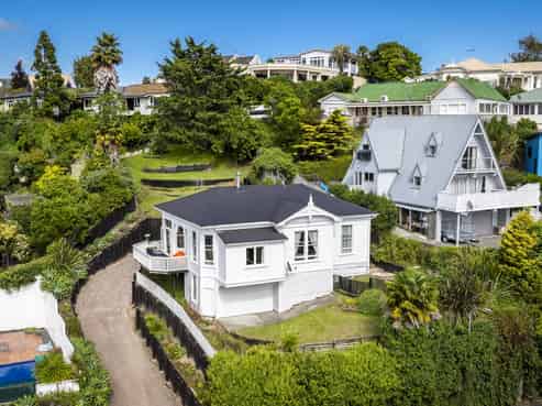 4 Fitzroy Road, Bluff Hill