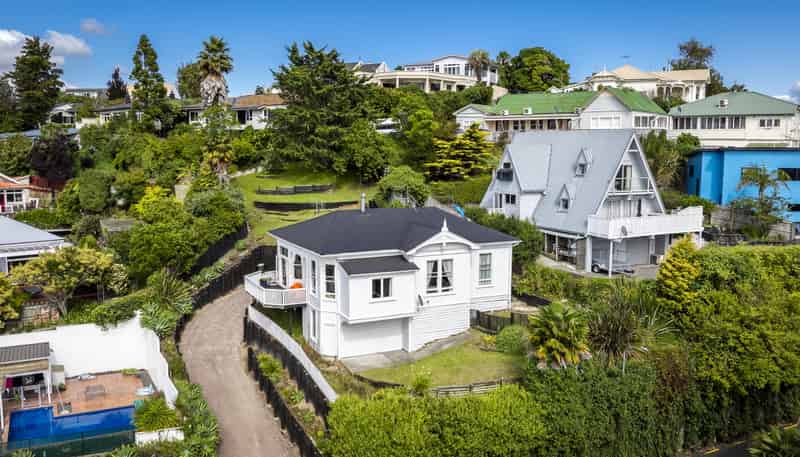 4 Fitzroy Road, Bluff Hill