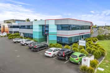 Commanding North Shore office (236.68sqm)