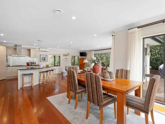 44 Laurel Oak Drive, Albany