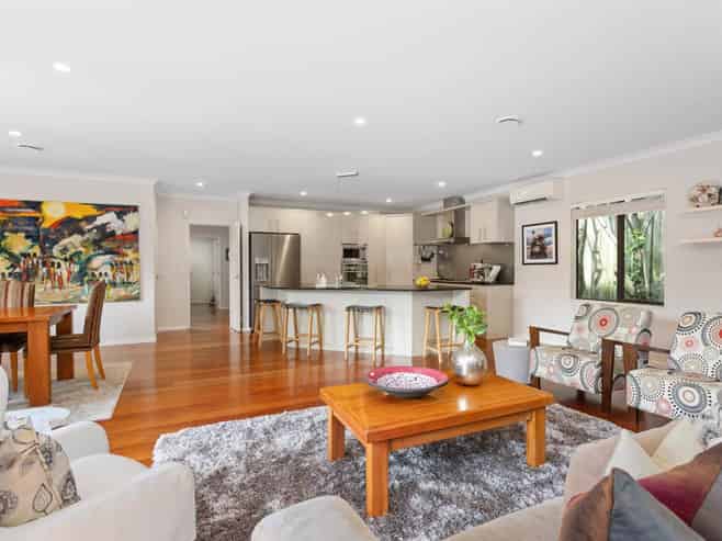 44 Laurel Oak Drive, Albany