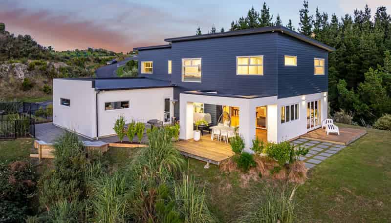 32 Pacific View, Whitby