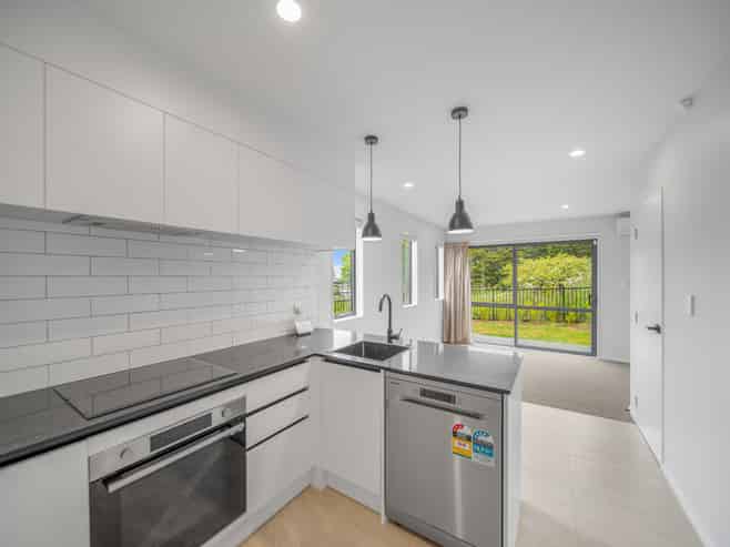 33 Mataara Lane, Manurewa