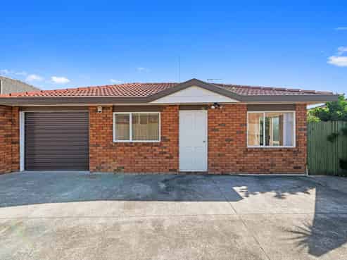 2/16 King Street, Papatoetoe