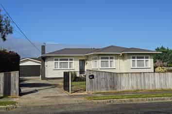 25 Carlisle Street, Levin