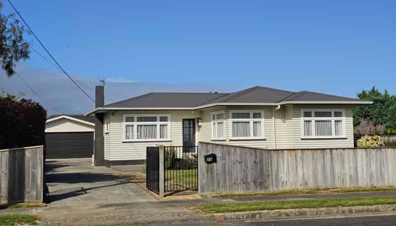 25 Carlisle Street, Levin