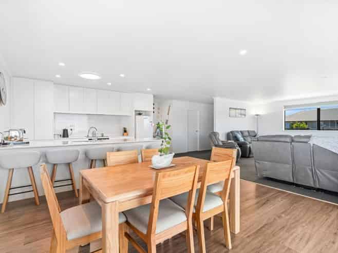 9 Kahukaka Road, One Tree Point