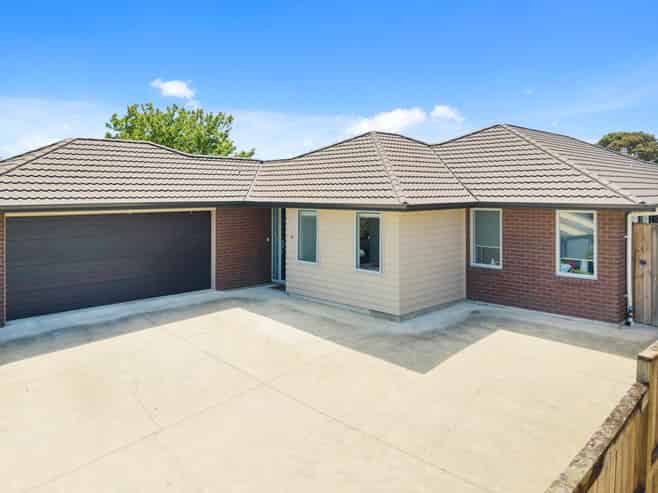 12 Isobel Road, Greenhithe