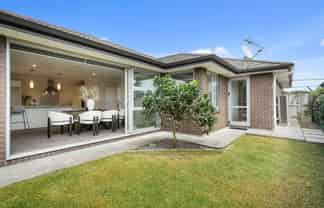 12 Isobel Road, Greenhithe