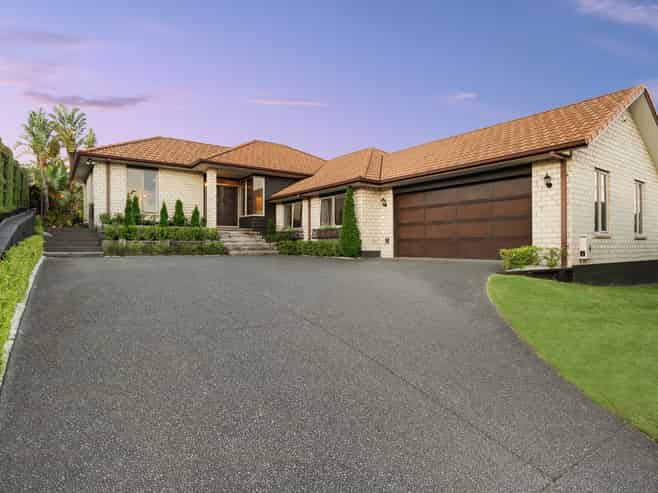 51 Inverness Drive, Pyes Pa