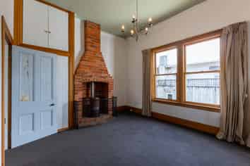 6 Worcester Street, West End