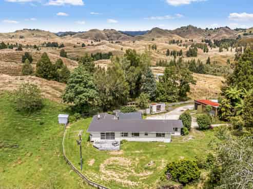 2582 Okau Road, Tongaporutu