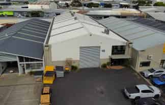 Savills | Well Located in Penrose – 933sqm