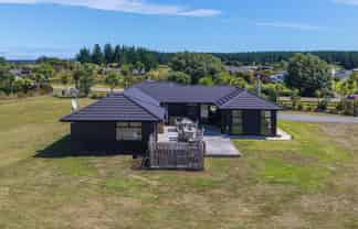 8 Kanuka Drive, Waitarere