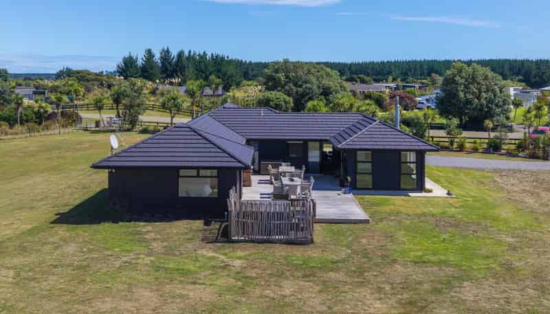 8 Kanuka Drive, Waitarere