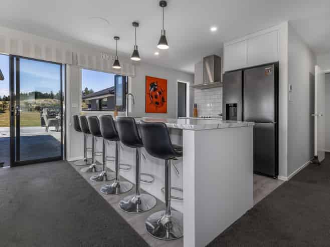 8 Kanuka Drive, Waitarere