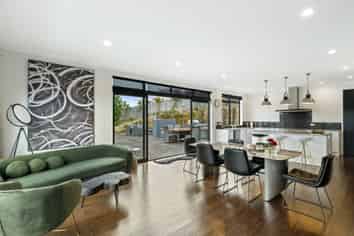 16 Schopolo Place, Albany