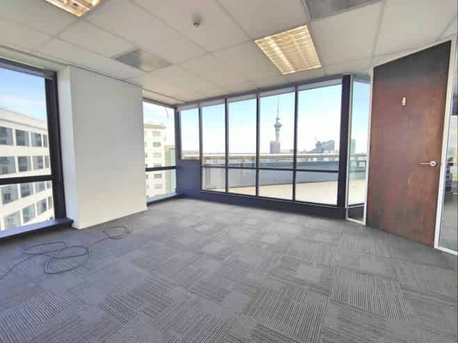 Flexible Top-Floor Office in CBD