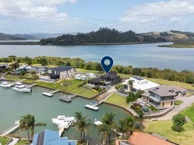 10 Hei Esplanade, Whitianga