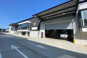 Modern & Functional Warehouse/Showroom