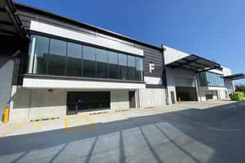 Modern & Functional Warehouse/Showroom