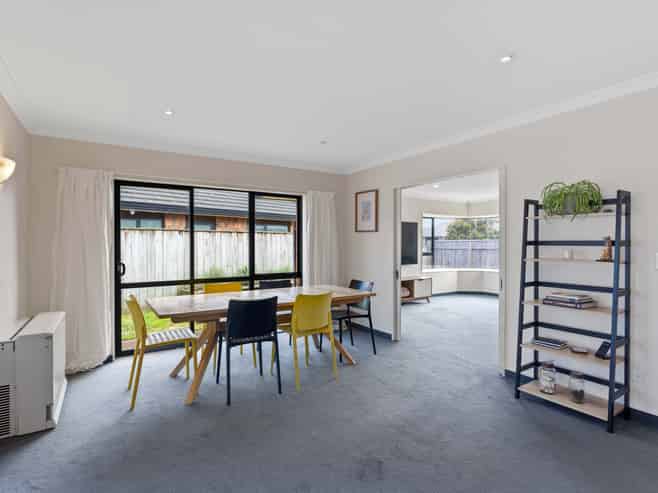 96 Guildford Drive, Paraparaumu