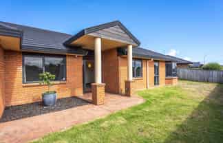 96 Guildford Drive, Paraparaumu