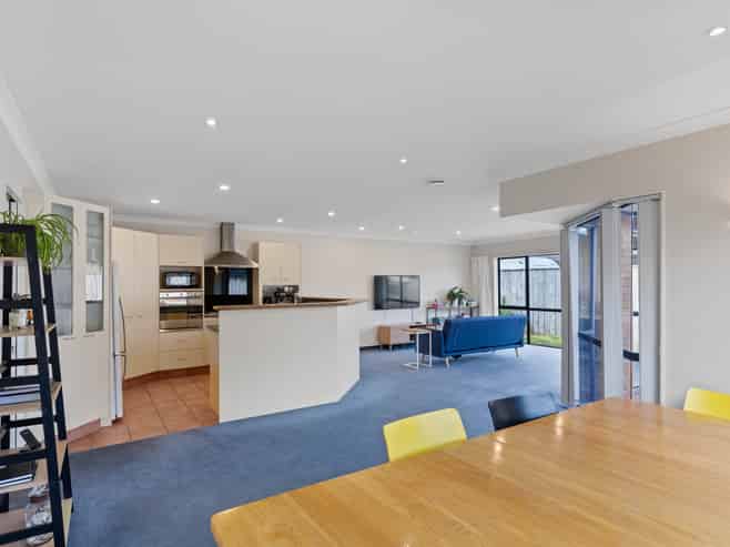 96 Guildford Drive, Paraparaumu