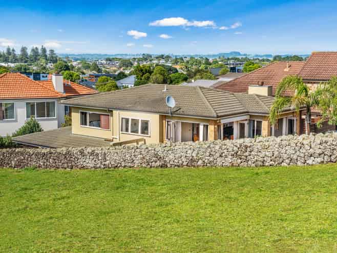 63 Raurenga Avenue, Royal Oak