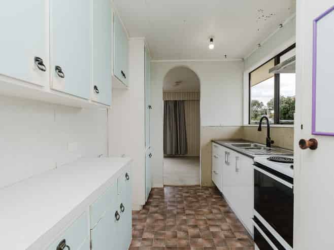 16 Cowley Drive, Temple View