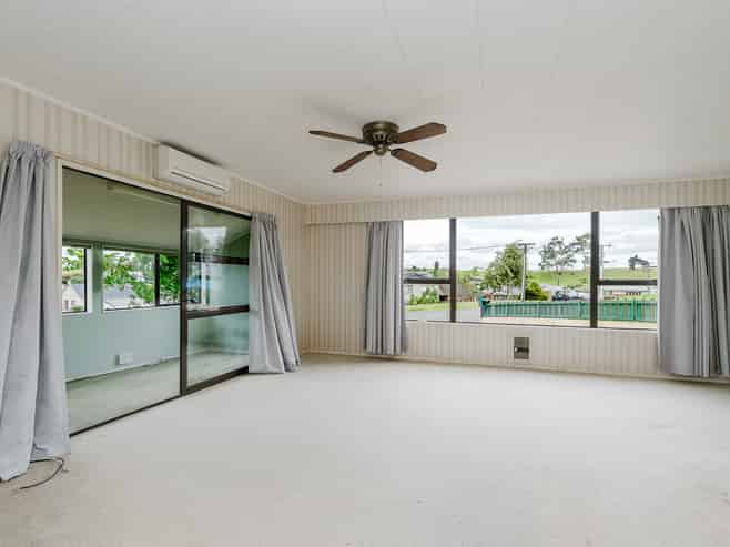 16 Cowley Drive, Temple View