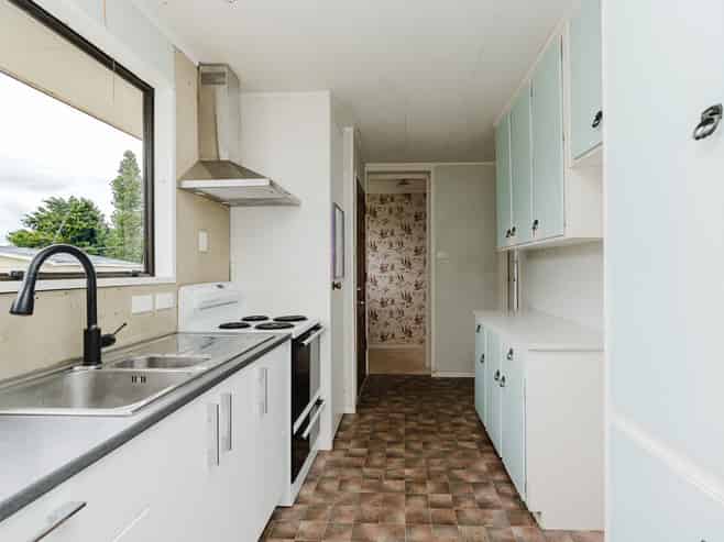 16 Cowley Drive, Temple View