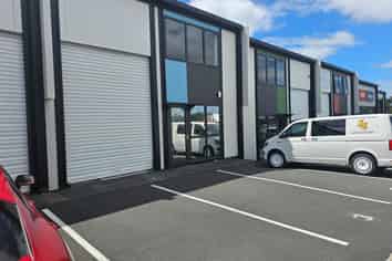 $32,000 - SOUGHT-AFTER 120M² UNIT
