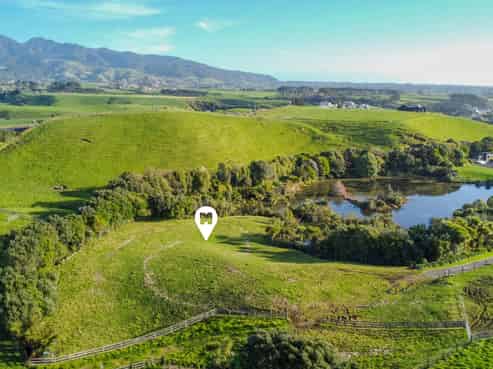 8 Washer Road, Omata