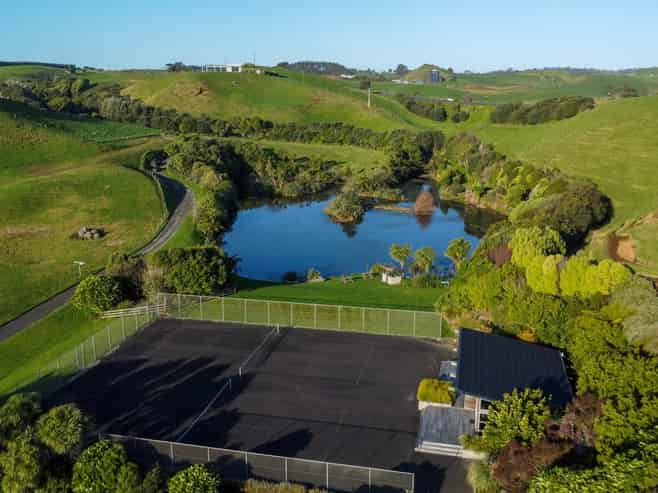 8 Washer Road, Omata