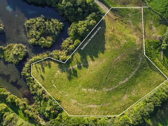 8 Washer Road, Omata