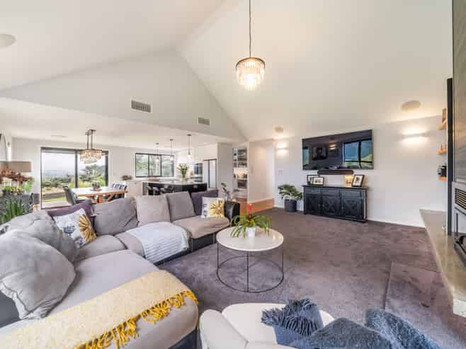 49 Crest Road, Akatarawa