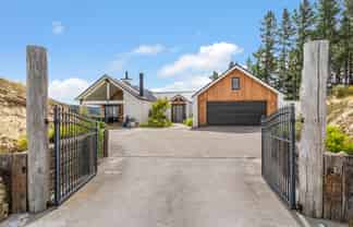 49 Crest Road, Akatarawa