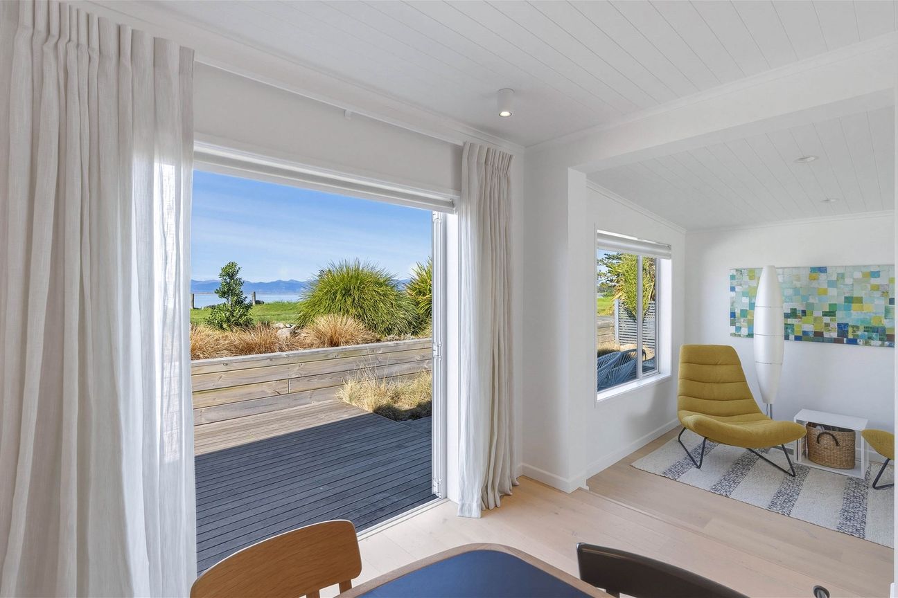 This Is What Waterfront Living Should Feel Like – pohled 2