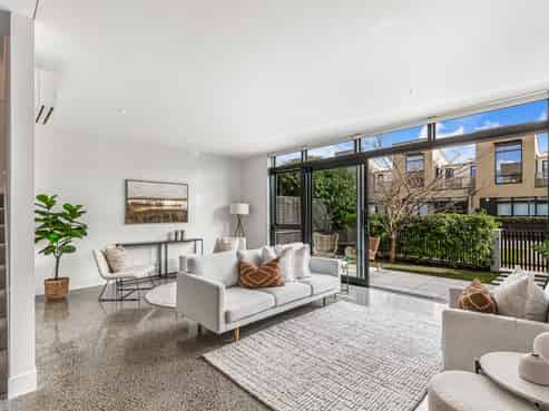 6 Cochrane Road, Hobsonville