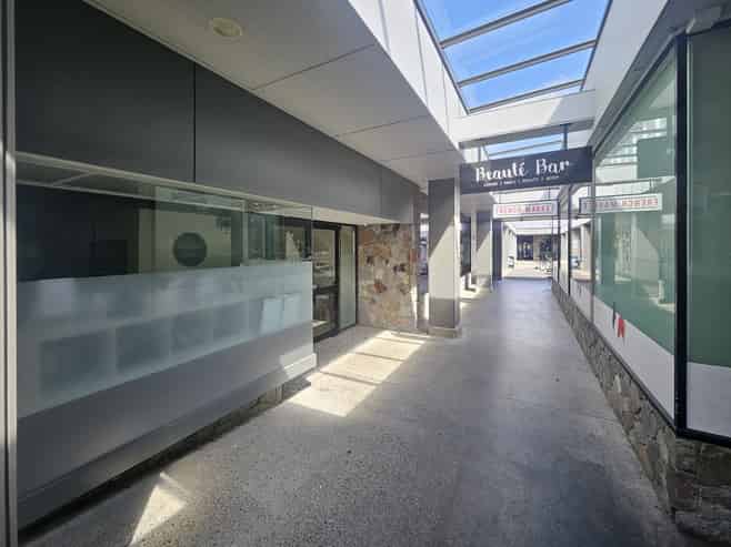 Suncourt Plaza retail space