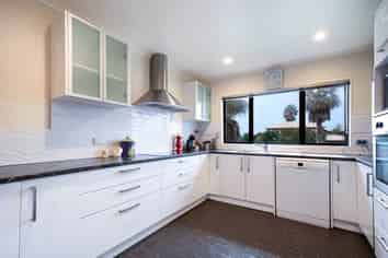 13 San Marino Drive, Henderson