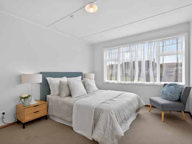 16 Hodgins Grove, Naenae