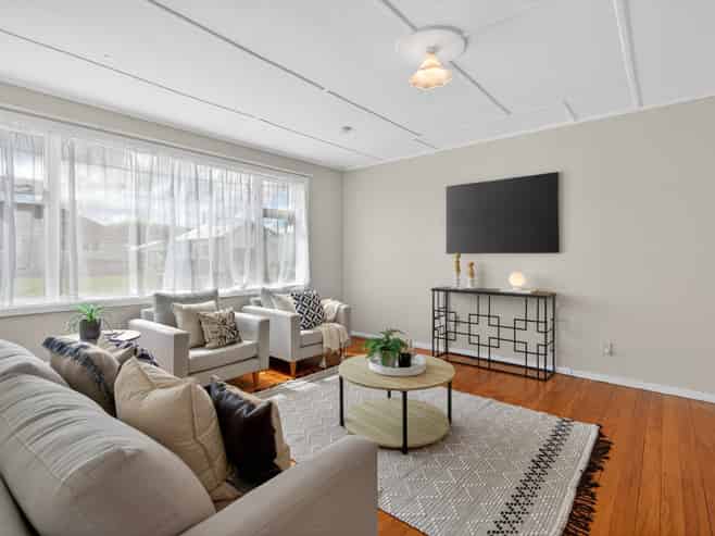 16 Hodgins Grove, Naenae