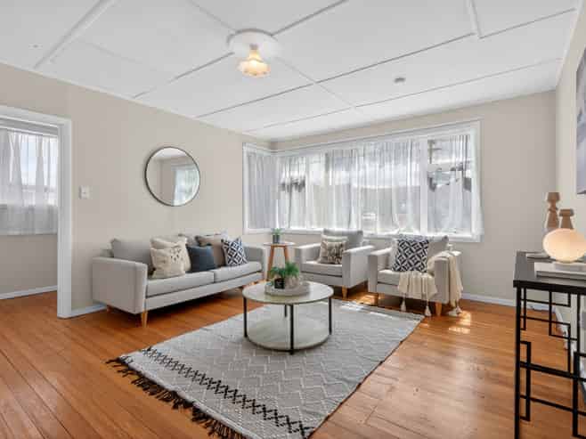 16 Hodgins Grove, Naenae