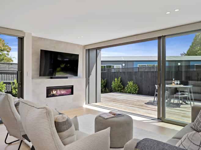 2/105 Tomes Road, Saint Albans