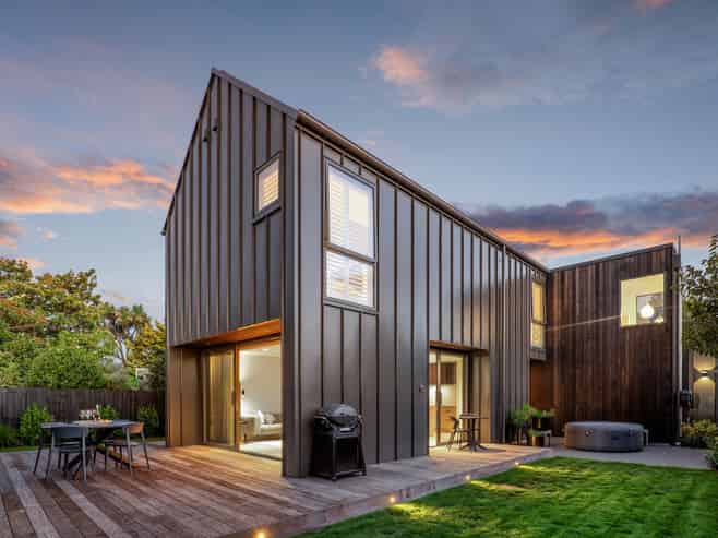 2/105 Tomes Road, Saint Albans