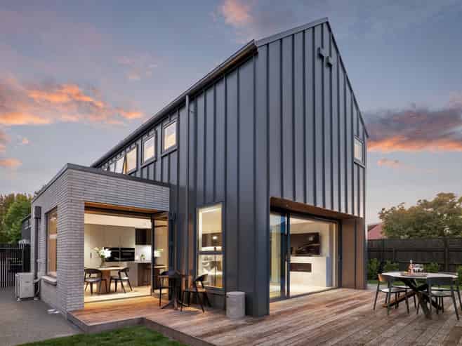 2/105 Tomes Road, Saint Albans